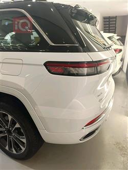 جیپ گراند شیرۆکی